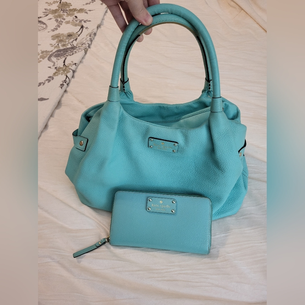 Kate Spade leather Stevie Berkshire Road shoulder bag with matching wallet.